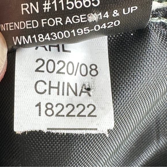 Disney The Little Mermaid wallet/wristlet/pouch, great pattern placement - Picture 8 of 8